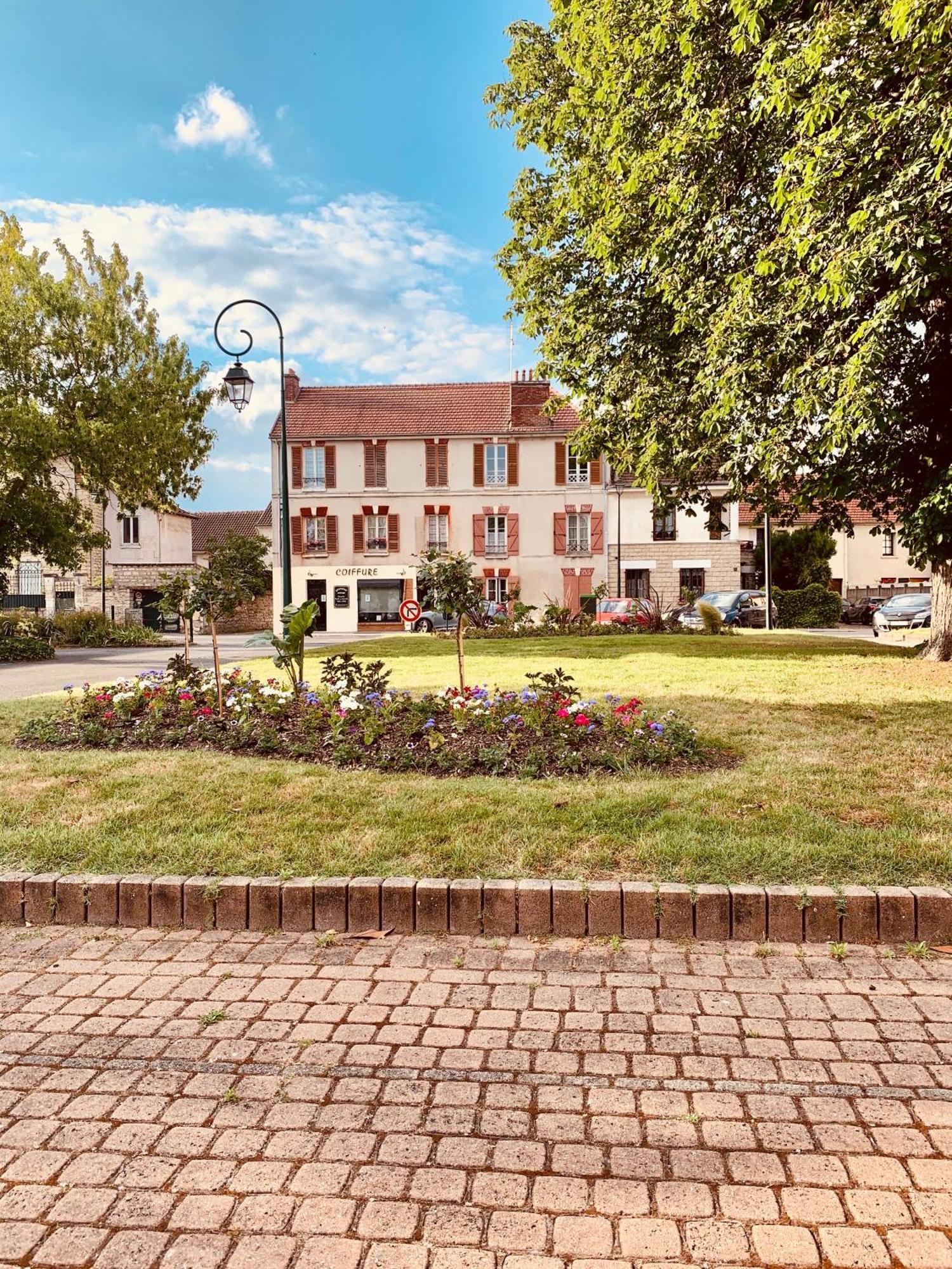 Le Logis Cantilien Lamorlaye-Chantilly Luaran gambar